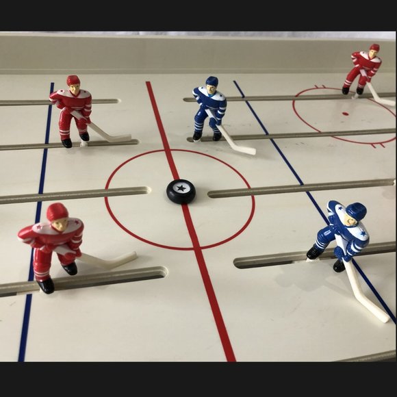TABLE TOP HOCKEY GAME - Picture 5 of 8